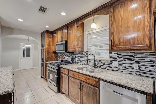 $289,000 | 907 Clebud Drive, Euless, TX 76040