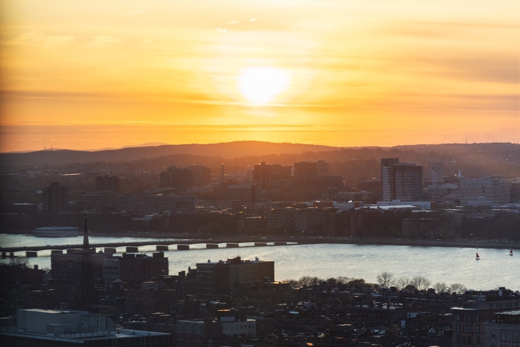 110 Stuart Street, Unit PH Boston, MA 02116 - Photo 28 of 37 a view of lake and mountain