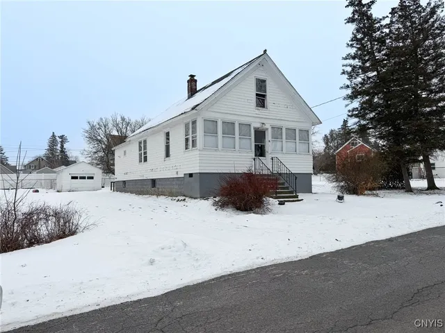 $194,000 | 16 1st Street, Whitestown, NY 13495