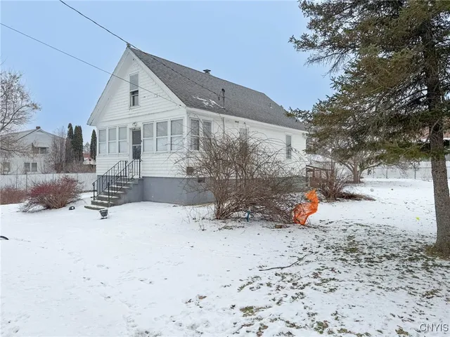 $194,000 | 16 1st Street, Whitestown, NY 13495