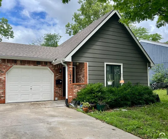 $519,900 | 2822-2824 University Drive, Lawrence, KS 66049