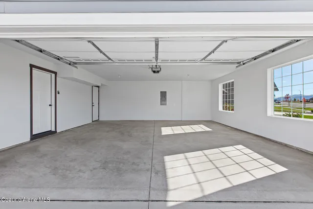 $499,900 | 8386 West Splitrail Avenue, Rathdrum, ID 83858