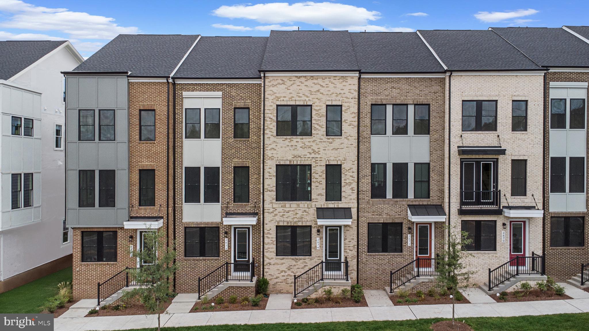 2676 River Birch Road Herndon, VA 20171 - Photo 3 of 49 Gallery Image 3