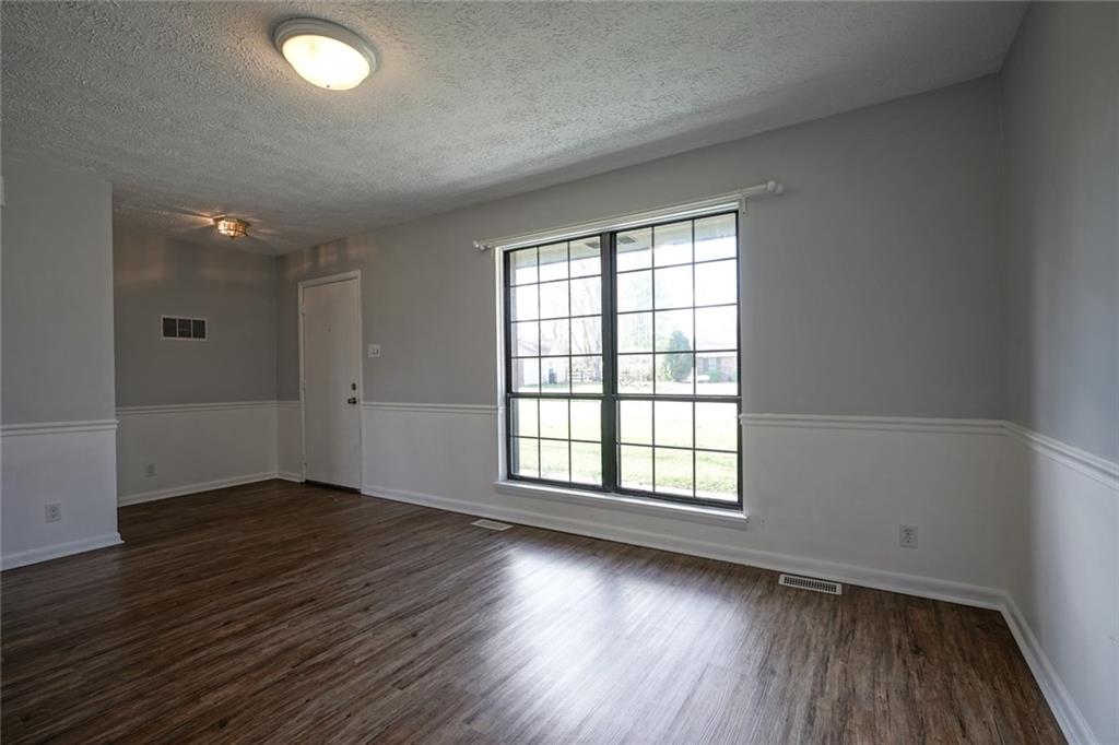 8657 Fox Ridge Lane Indianapolis, IN 46256 - Photo 14 of 35 Gallery Image 14