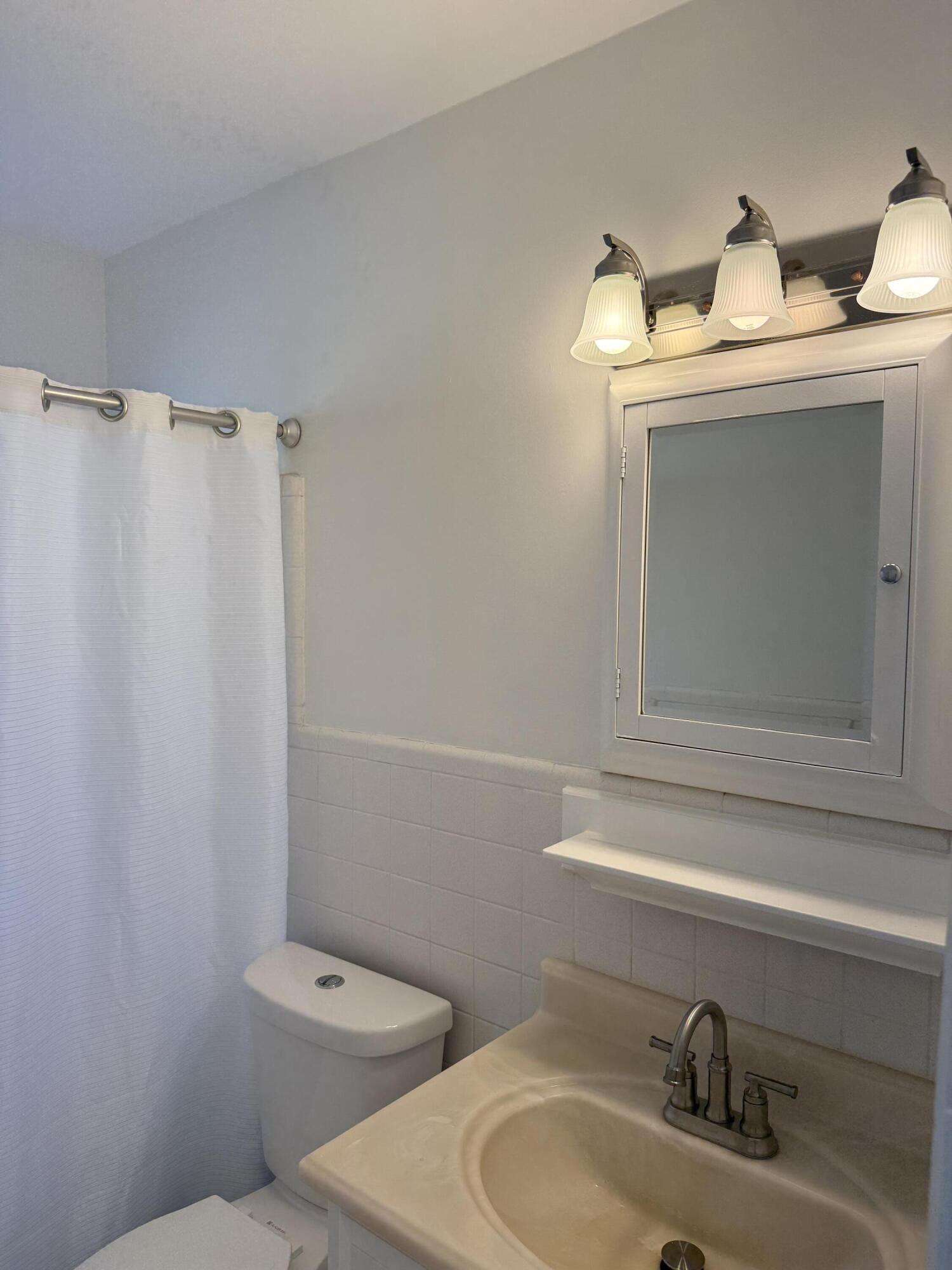 6575 Northeast 7th Avenue Boca Raton, FL 33487 - Photo 20 of 31 IMG_2850