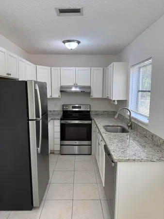 $2,750 | 6575 Northeast 7th Avenue, Boca Raton, FL 33487