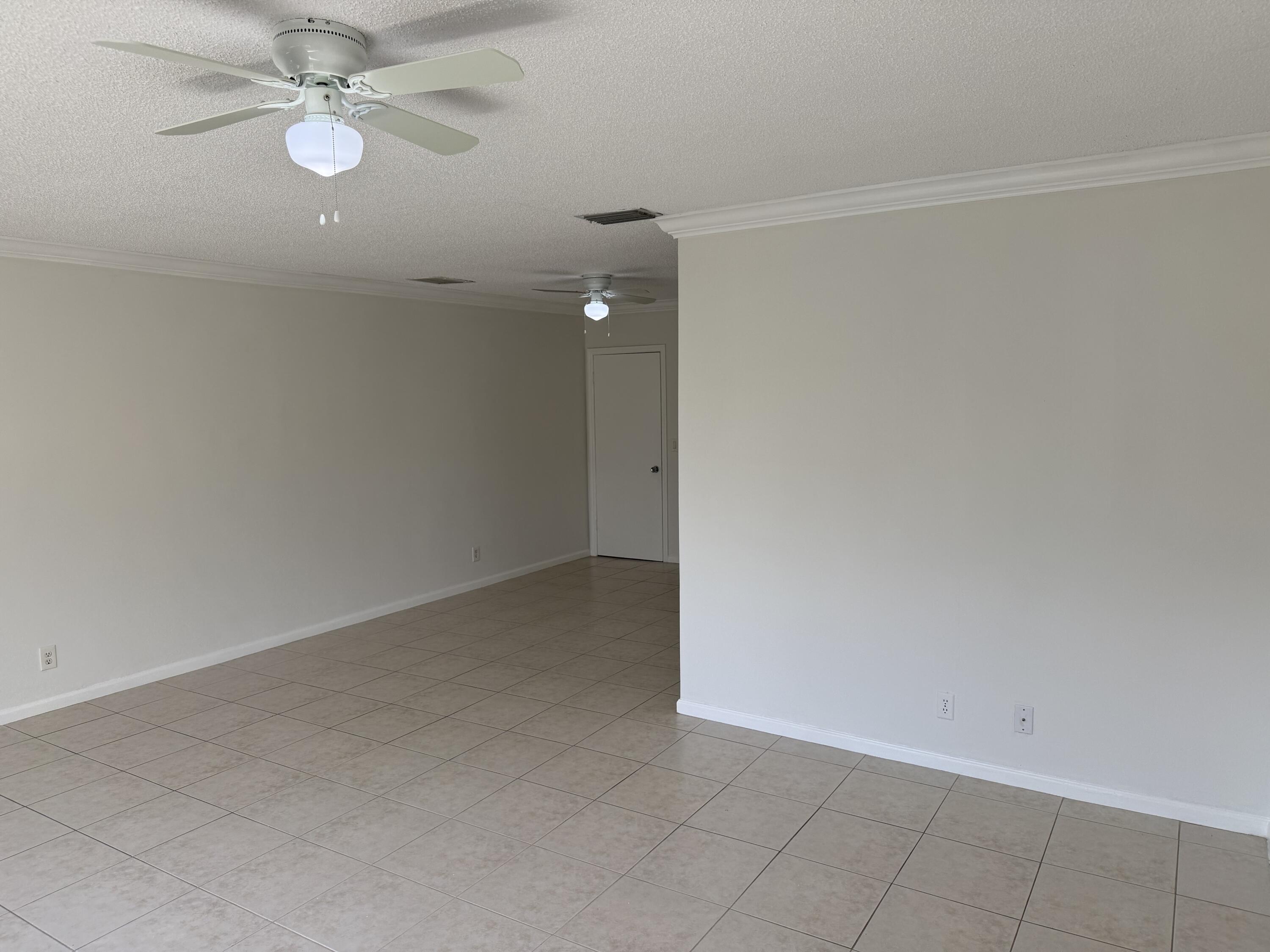 6575 Northeast 7th Avenue Boca Raton, FL 33487 - Photo 5 of 31 IMG_2878