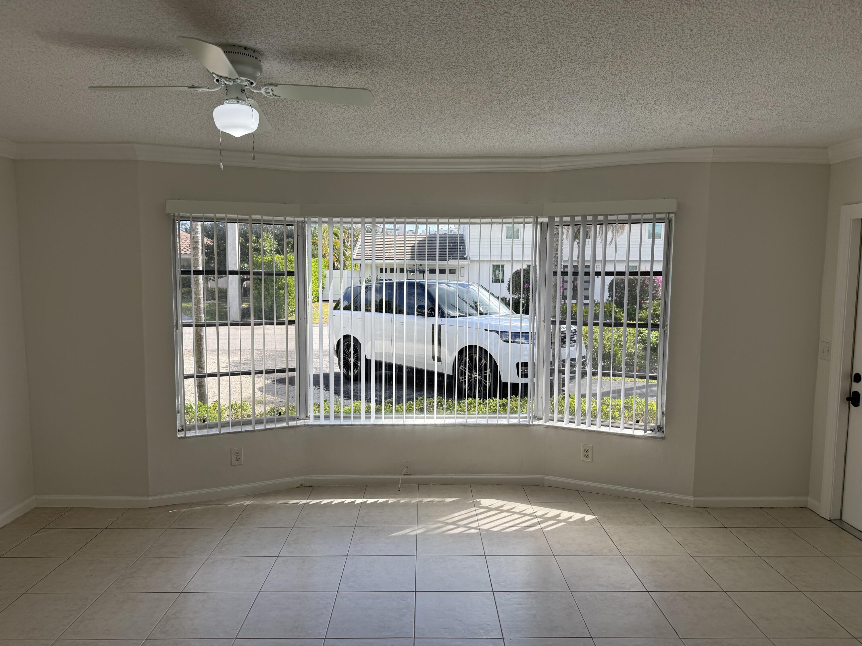 6575 Northeast 7th Avenue Boca Raton, FL 33487 - Photo 10 of 31 IMG_2817