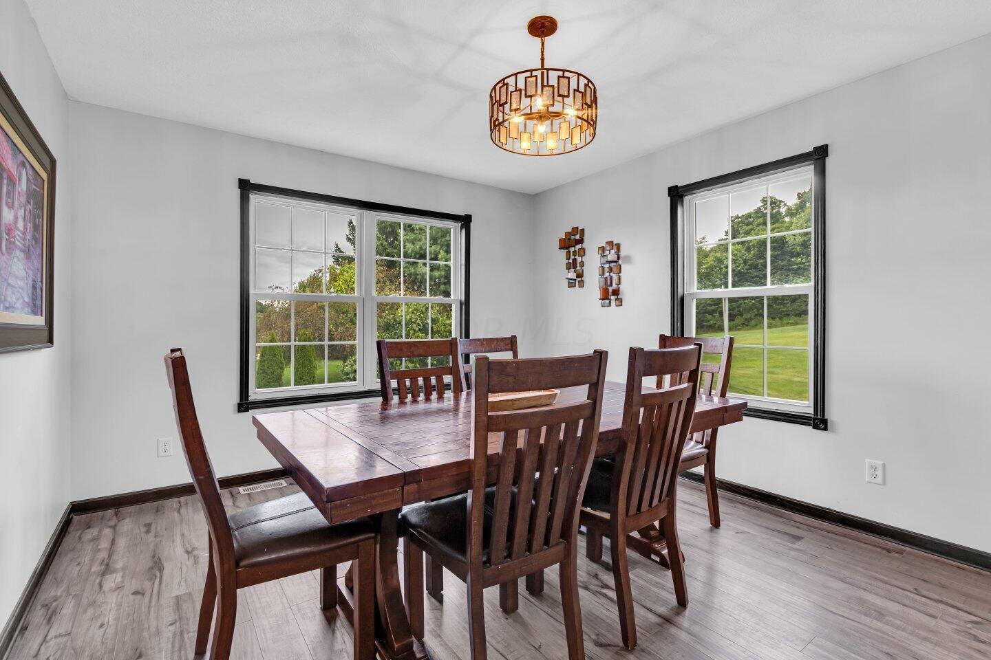 219 Foxcroft Road Mansfield, OH 44904 - Photo 12 of 36 Dining room off kitchen