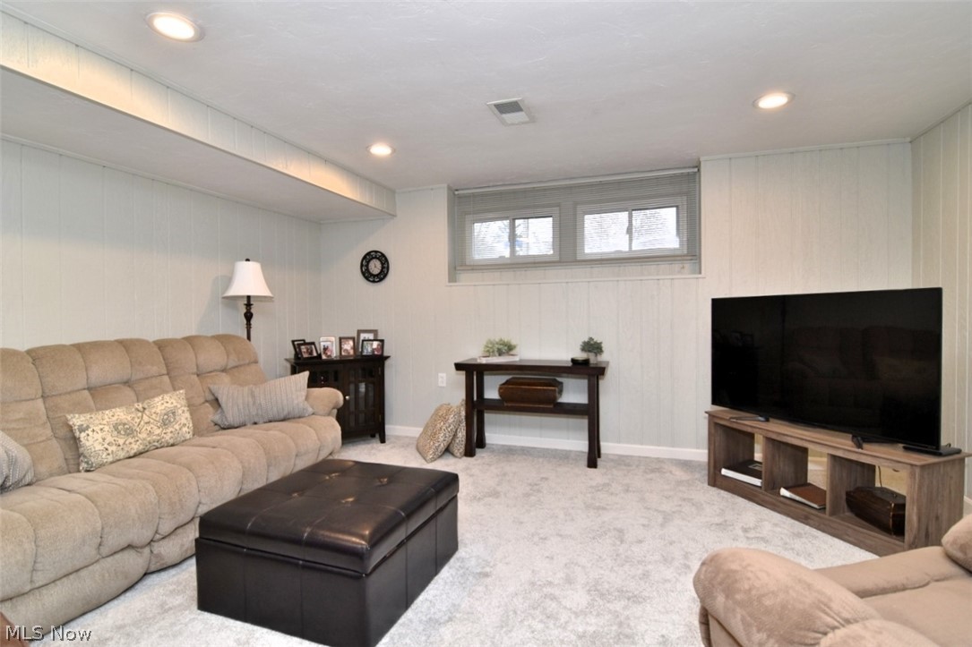 6419 Longridge Road Cleveland, OH 44124 - Photo 26 of 38