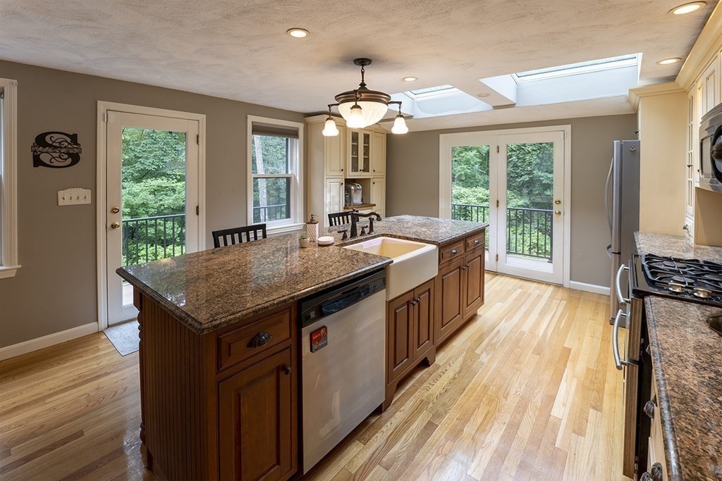 19 Virginia Road Tyngsborough, MA 01879 - Photo 2 of 30
