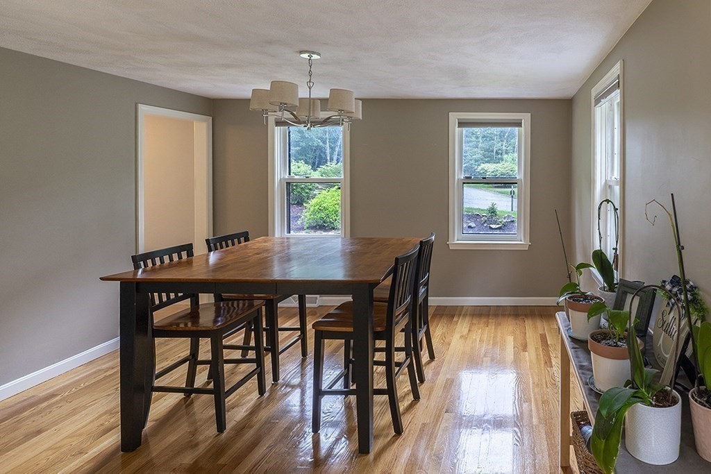 19 Virginia Road Tyngsborough, MA 01879 - Photo 4 of 30