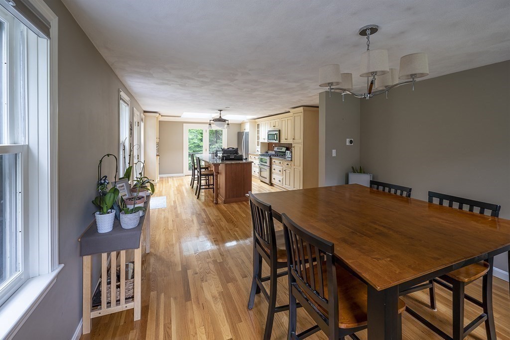 19 Virginia Road Tyngsborough, MA 01879 - Photo 5 of 30