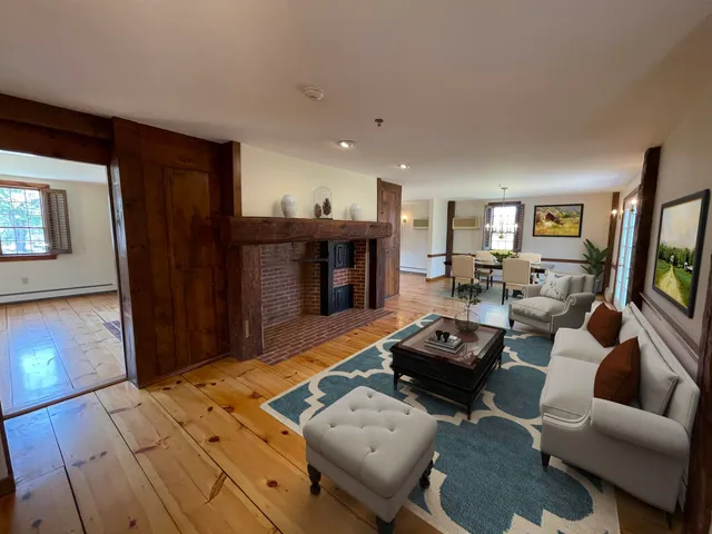 $855,000 | 454 Main Street, Fremont, NH 03044