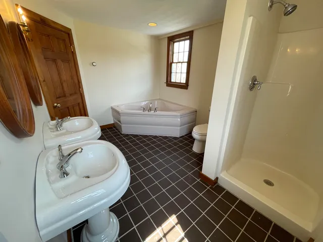 $855,000 | 454 Main Street, Fremont, NH 03044