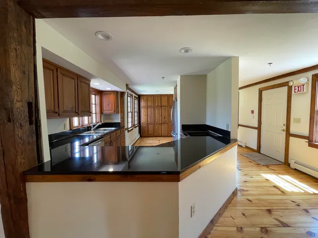 $855,000 | 454 Main Street, Fremont, NH 03044