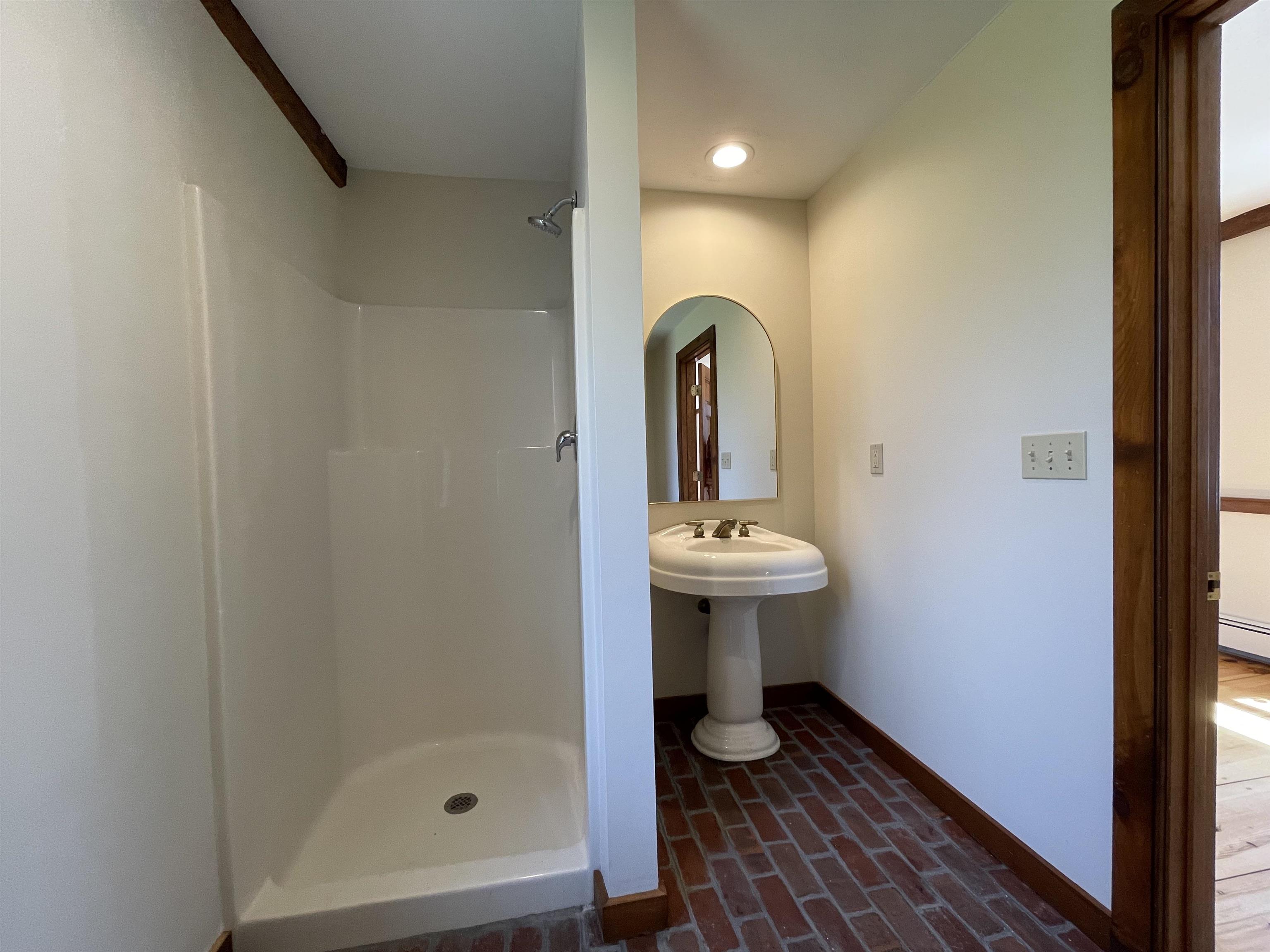 454 Main Street Fremont, NH 03044 - Photo 10 of 42