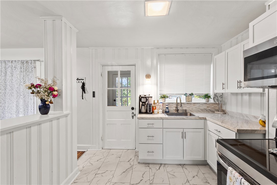 476 Providence Street, Unit 1 West Warwick, RI 02893 - Photo 1 of 31