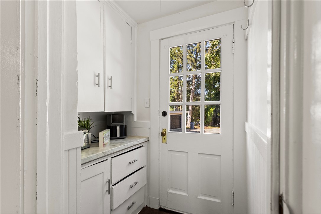 476 Providence Street, Unit 1 West Warwick, RI 02893 - Photo 23 of 31