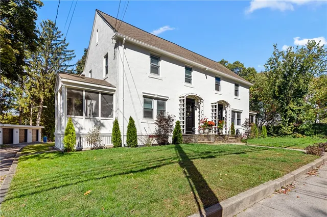 $2,300 | 476 Providence Street, Unit 1, West Warwick, RI 02893