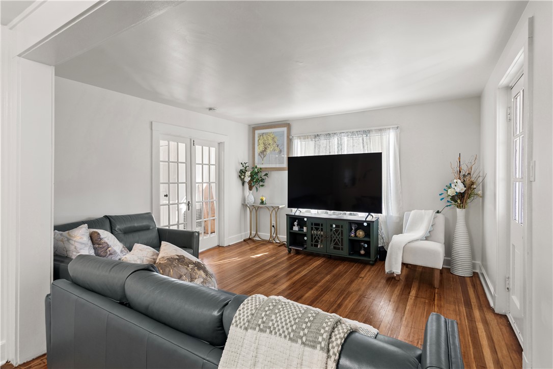 476 Providence Street, Unit 1 West Warwick, RI 02893 - Photo 4 of 31