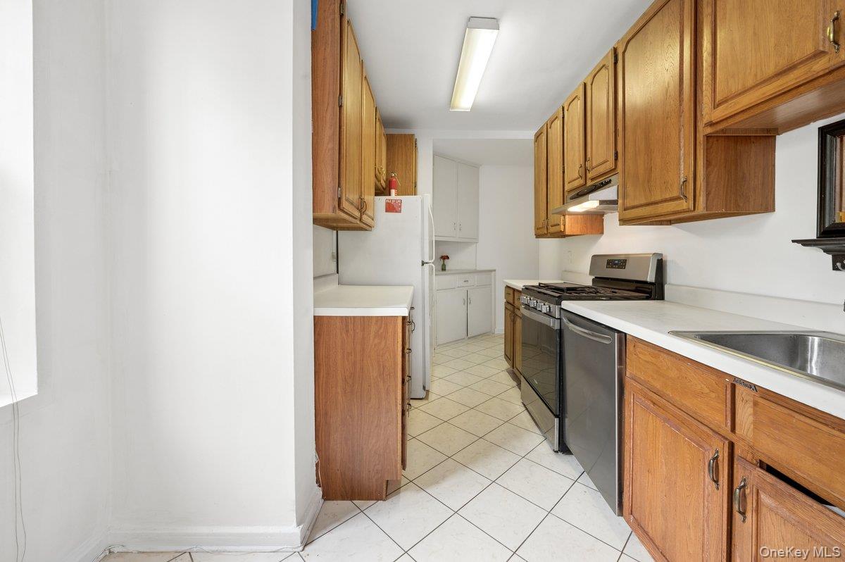 7 Midland Gardens, Unit 1M Bronxville, NY 10708 - Photo 8 of 23