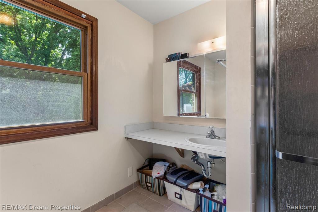 3110 Burlington Drive Rochester Hills, MI 48306 - Photo 23 of 34