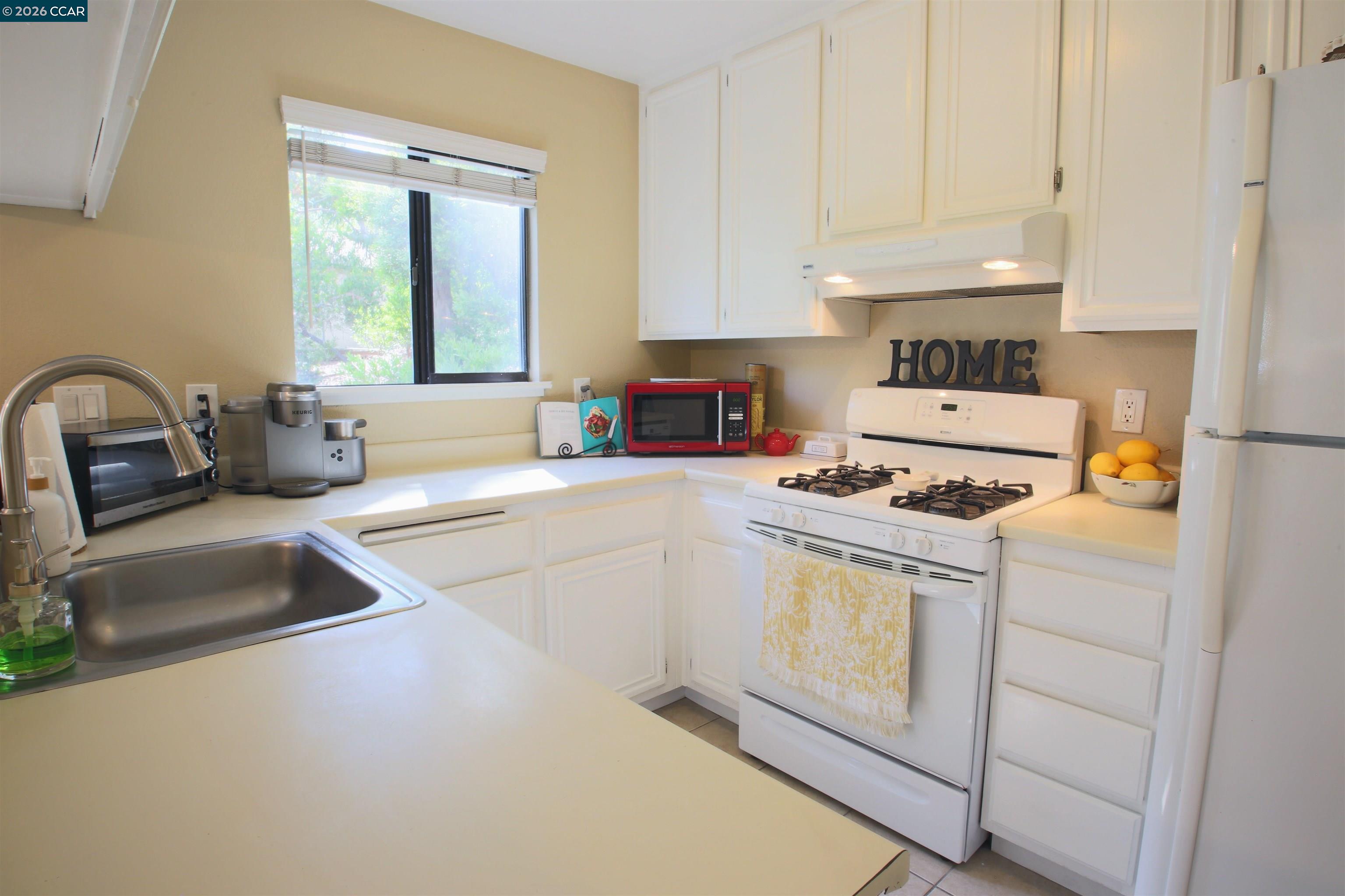 444 Mill Road Martinez, CA 94553 - Photo 8 of 33 Gallery Image 8