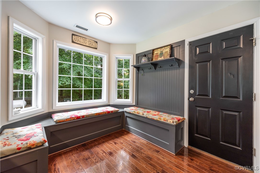4672 Bell Road Powhatan, VA 23139 - Photo 22 of 34 Breakfast nook.