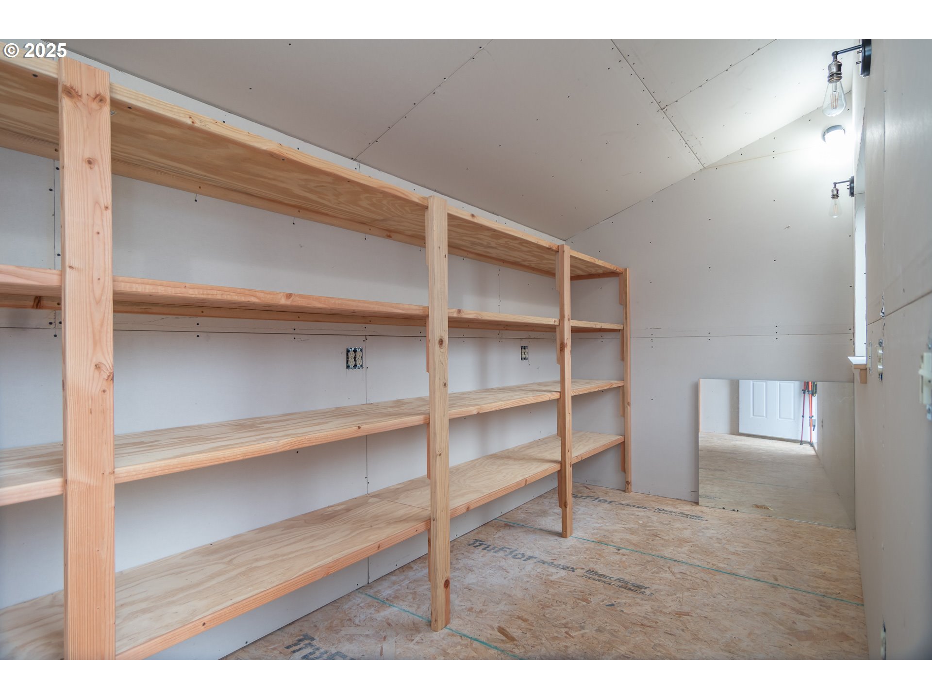 512 West Center Street Roseburg, OR 97471 - Photo 44 of 48 a view of an empty room