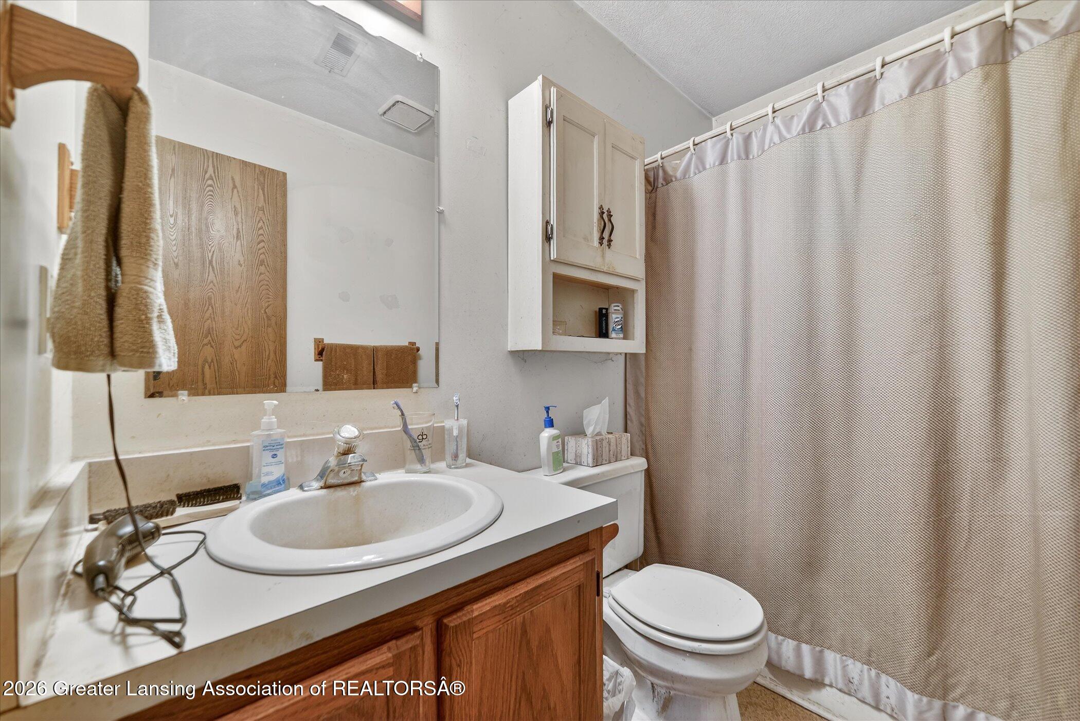 1401-1403 Bennett Road Lansing, MI 48906 - Photo 10 of 18 11-1401-Bennett-Rd-1403-Bennett-Rd-Lansi
