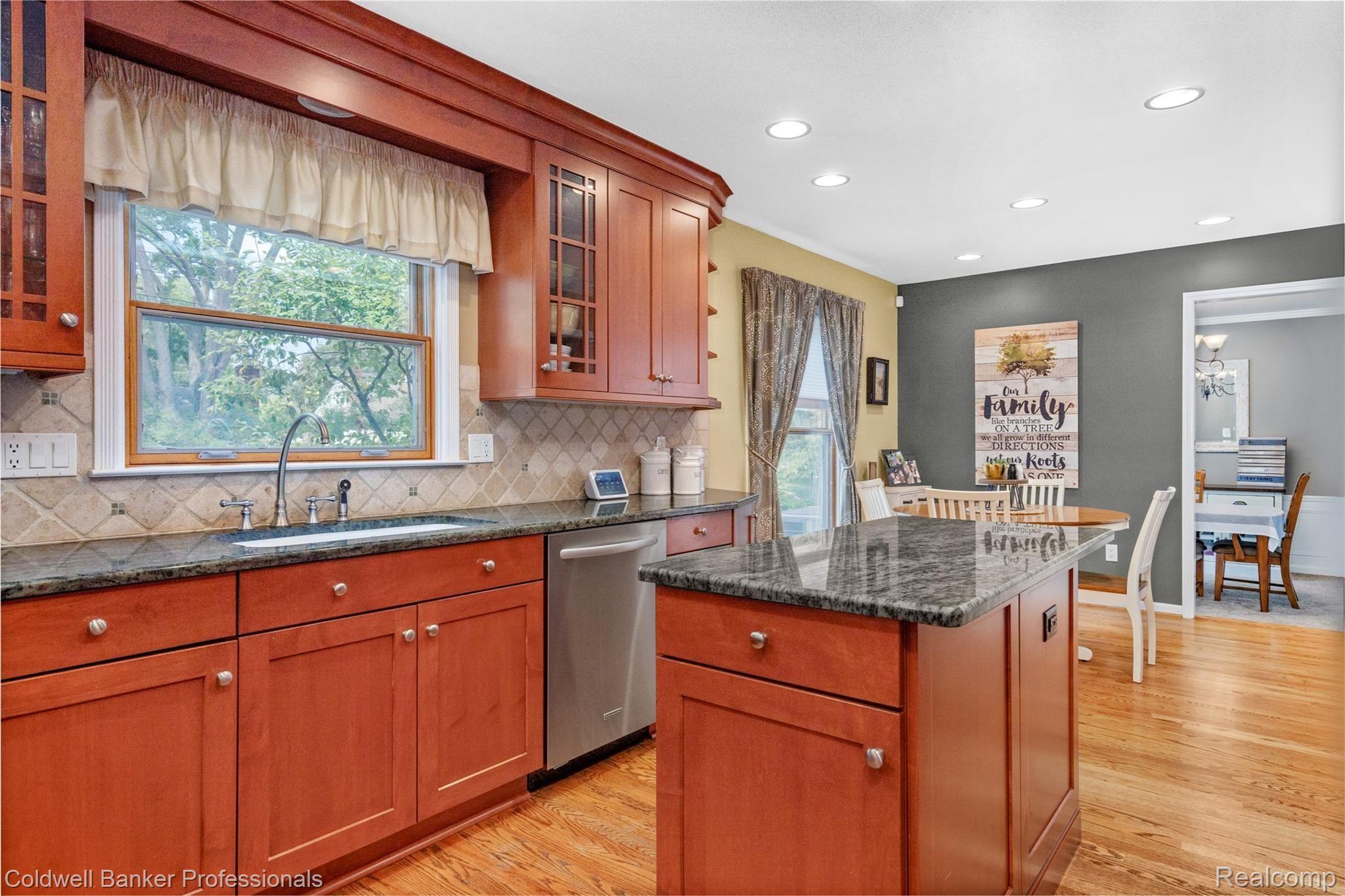 1663 Yale Court Rochester, MI 48309 - Photo 11 of 40 1663-Yale-Ct-16.jpg