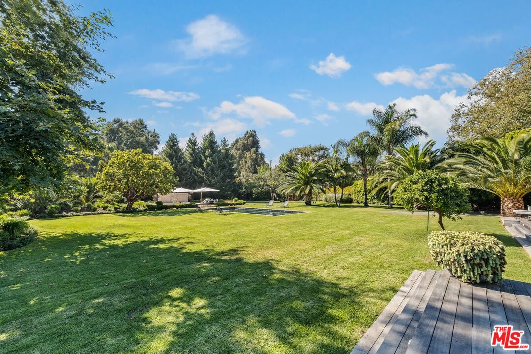 6237 Bonsall Drive Malibu, CA 90265 - Photo 39 of 50 a view of an ocean from a yard