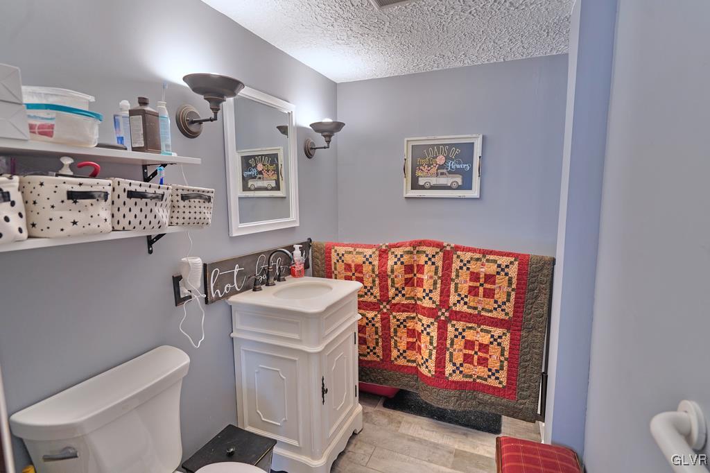 4886 Jasper Road Emmaus, PA 18049 - Photo 11 of 24 Gallery Image 11