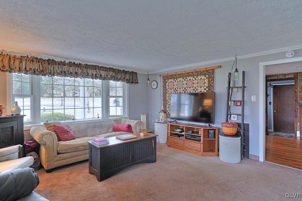 4886 Jasper Road Emmaus, PA 18049 - Photo 7 of 24 Gallery Image 7