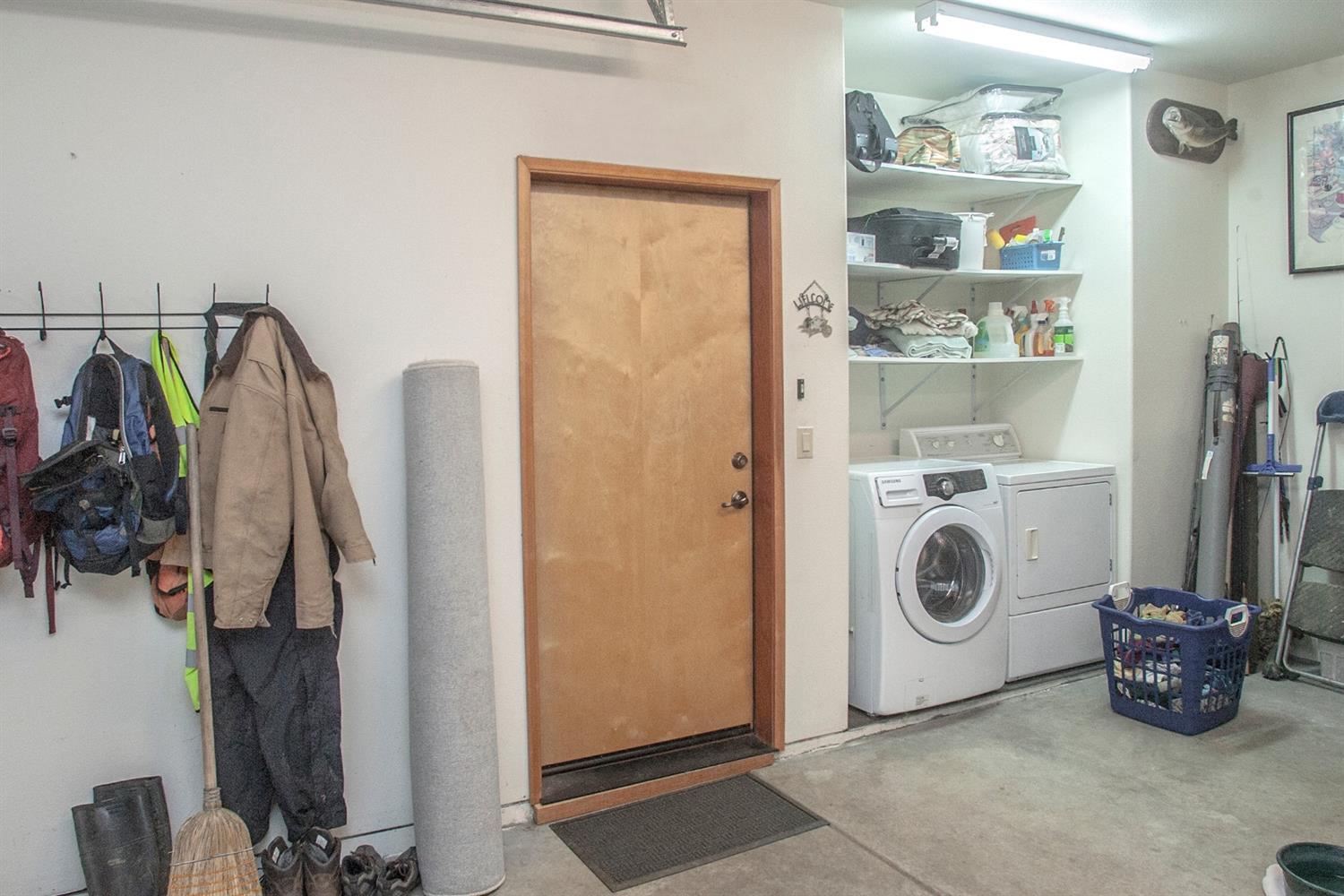 4727 Dodge Road White City, OR 97503 - Photo 13 of 25 Door from great room to garage