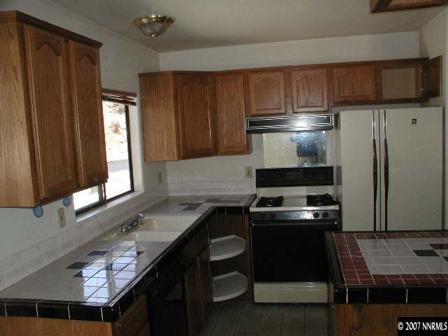 9430 Arrowhead Way Reno, NV 89506 - Photo 5 of 9 Photo 5