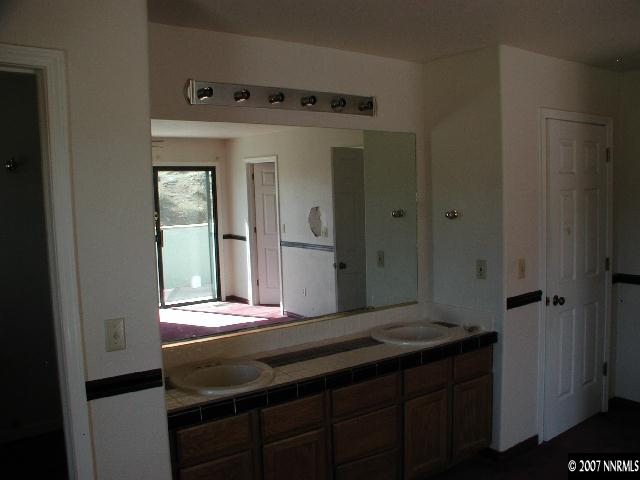9430 Arrowhead Way Reno, NV 89506 - Photo 7 of 9 Photo 7