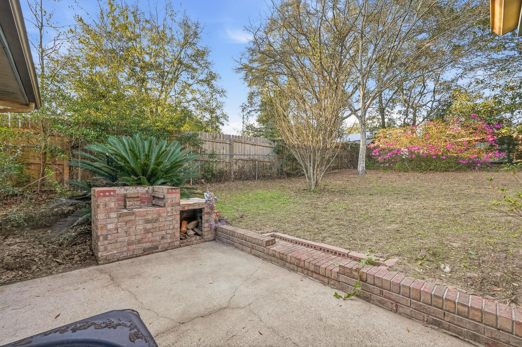 271 Willow Avenue Freeport, FL 32439 - Photo 24 of 57 a backyard of a house with lots of green space