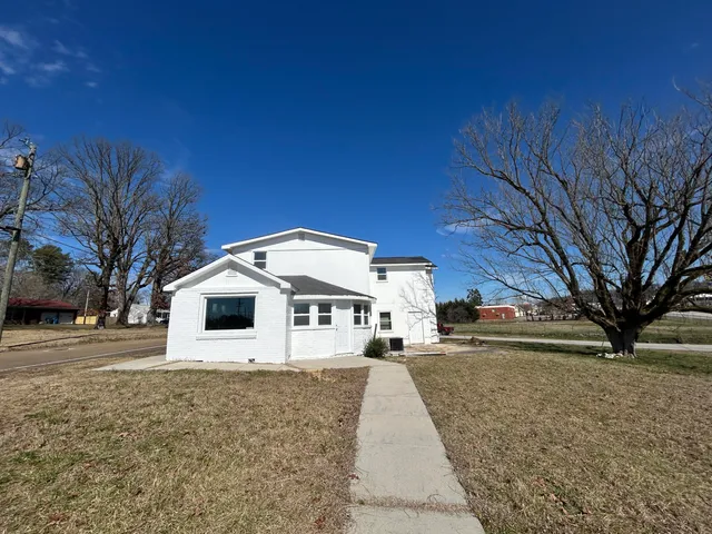 $2,200 | 7505 Lee Highway, Chattanooga, TN 37421