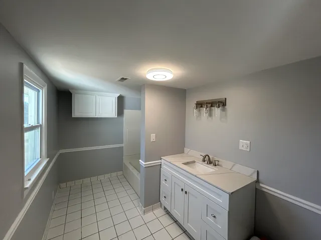 $2,200 | 7505 Lee Highway, Chattanooga, TN 37421