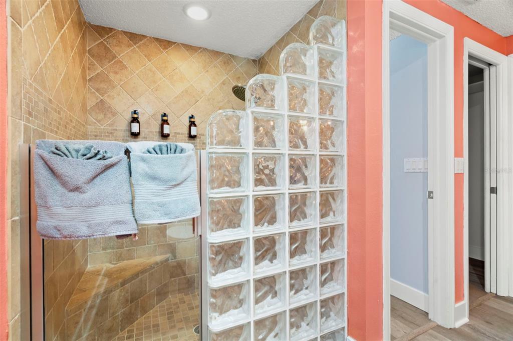 14030 79th Avenue Seminole, FL 33776 - Photo 18 of 33