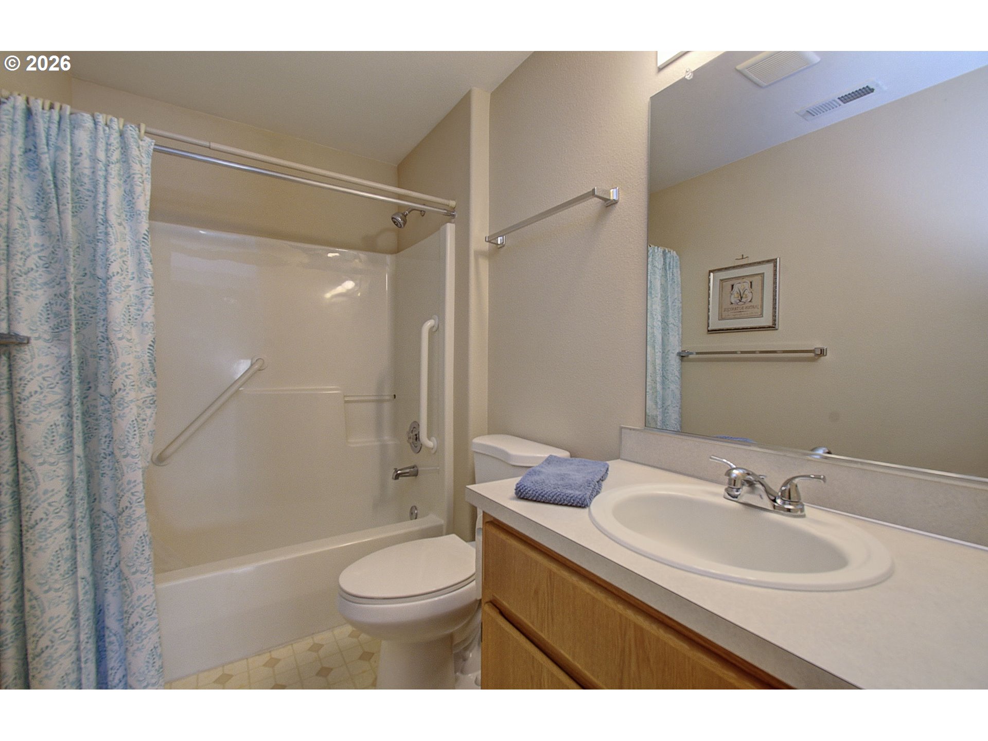2121 Northeast 77th Avenue Vancouver, WA 98664 - Photo 21 of 26 Bathroom