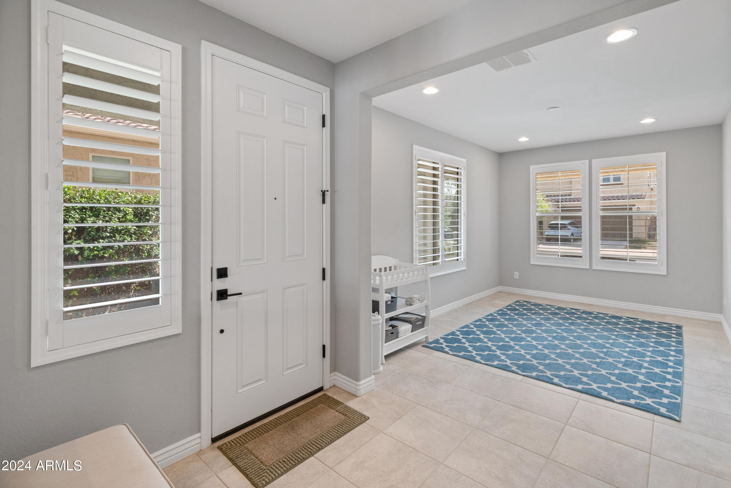 518 Balao Drive Phoenix, AZ 85085 - Photo 22 of 64 Entry