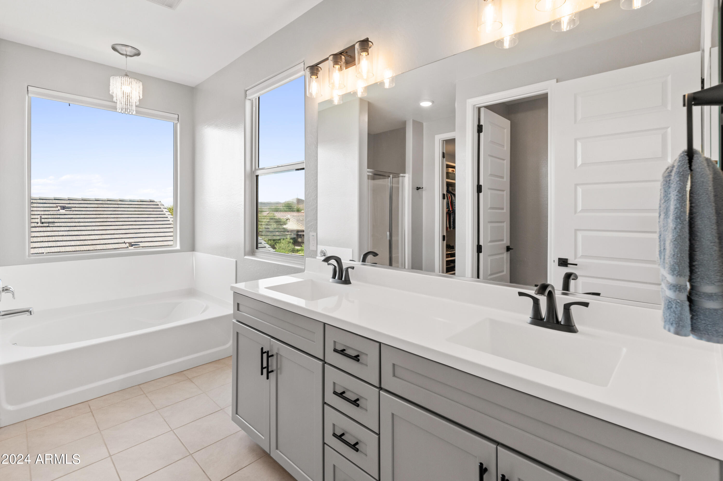 518 Balao Drive Phoenix, AZ 85085 - Photo 35 of 64 Primary Bath