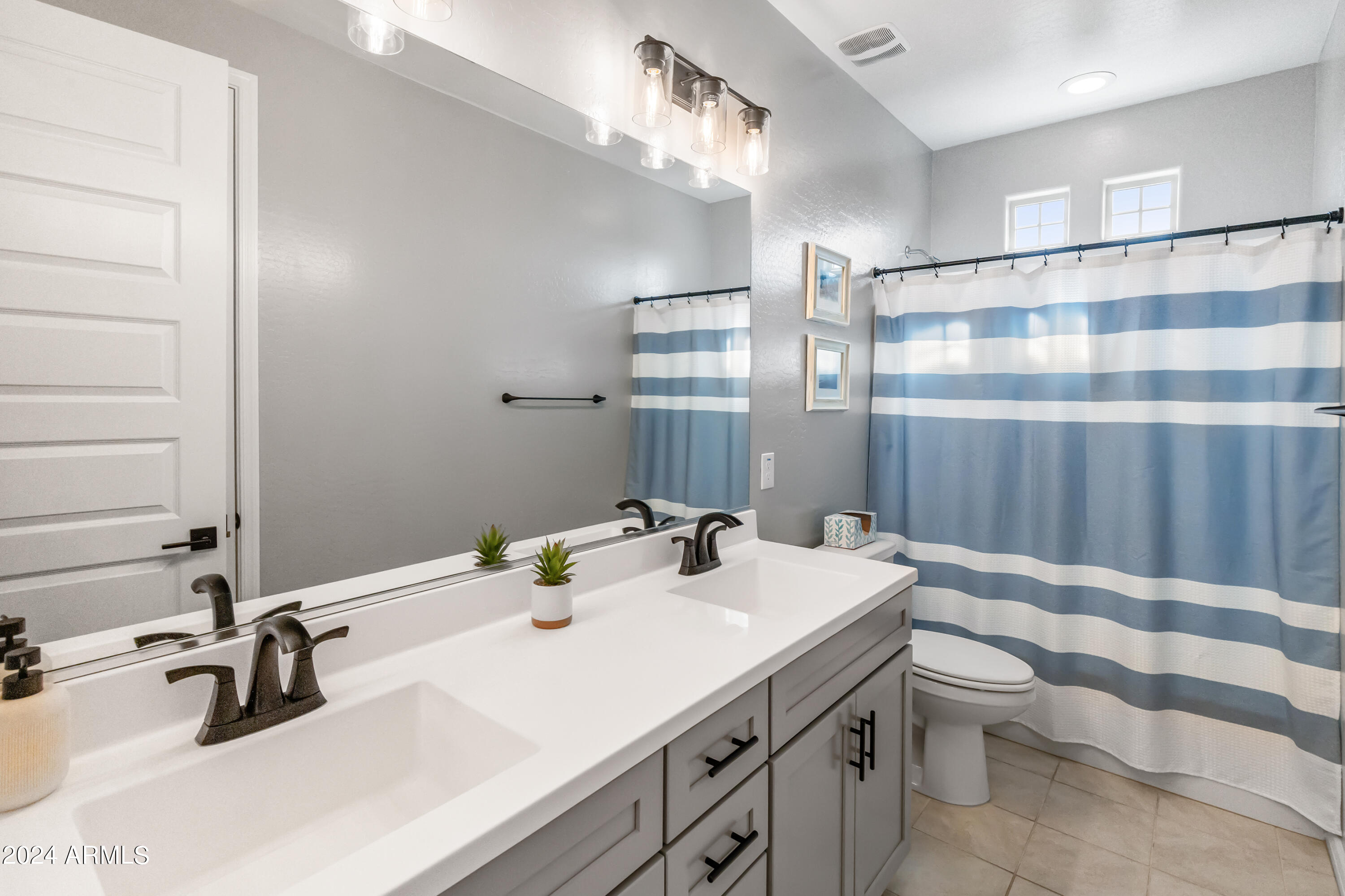 518 Balao Drive Phoenix, AZ 85085 - Photo 41 of 64 Hall Bath