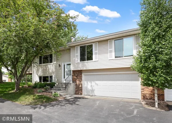 $294,900 | 1501 West 140th Street, Burnsville, MN 55337