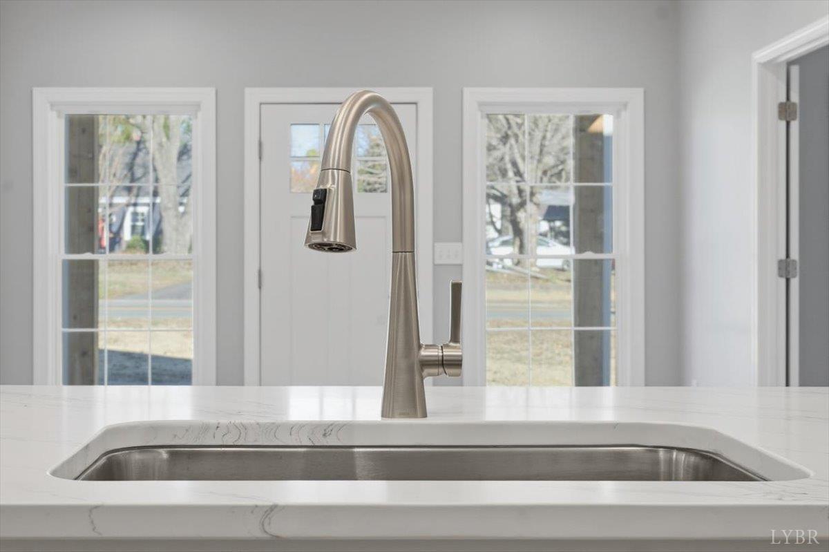 503 Henry Street Gretna, VA 24557 - Photo 13 of 37