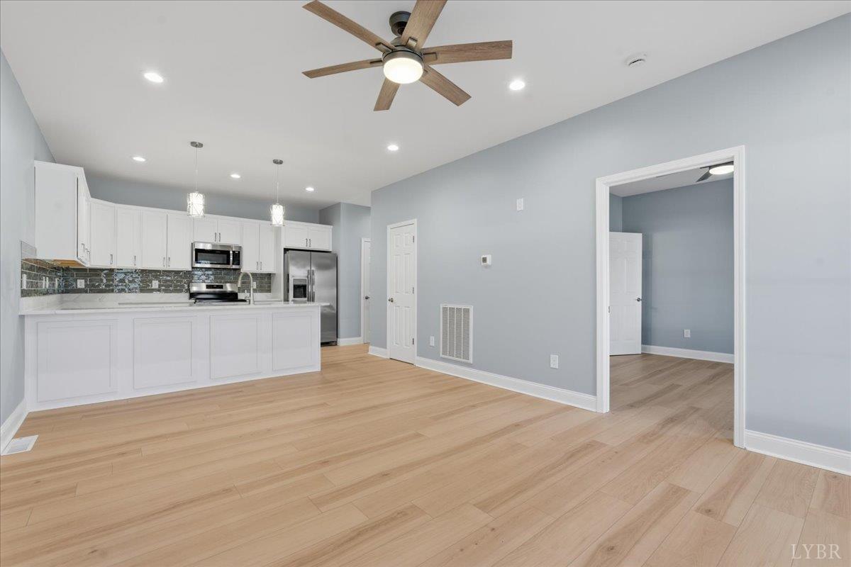 503 Henry Street Gretna, VA 24557 - Photo 3 of 37