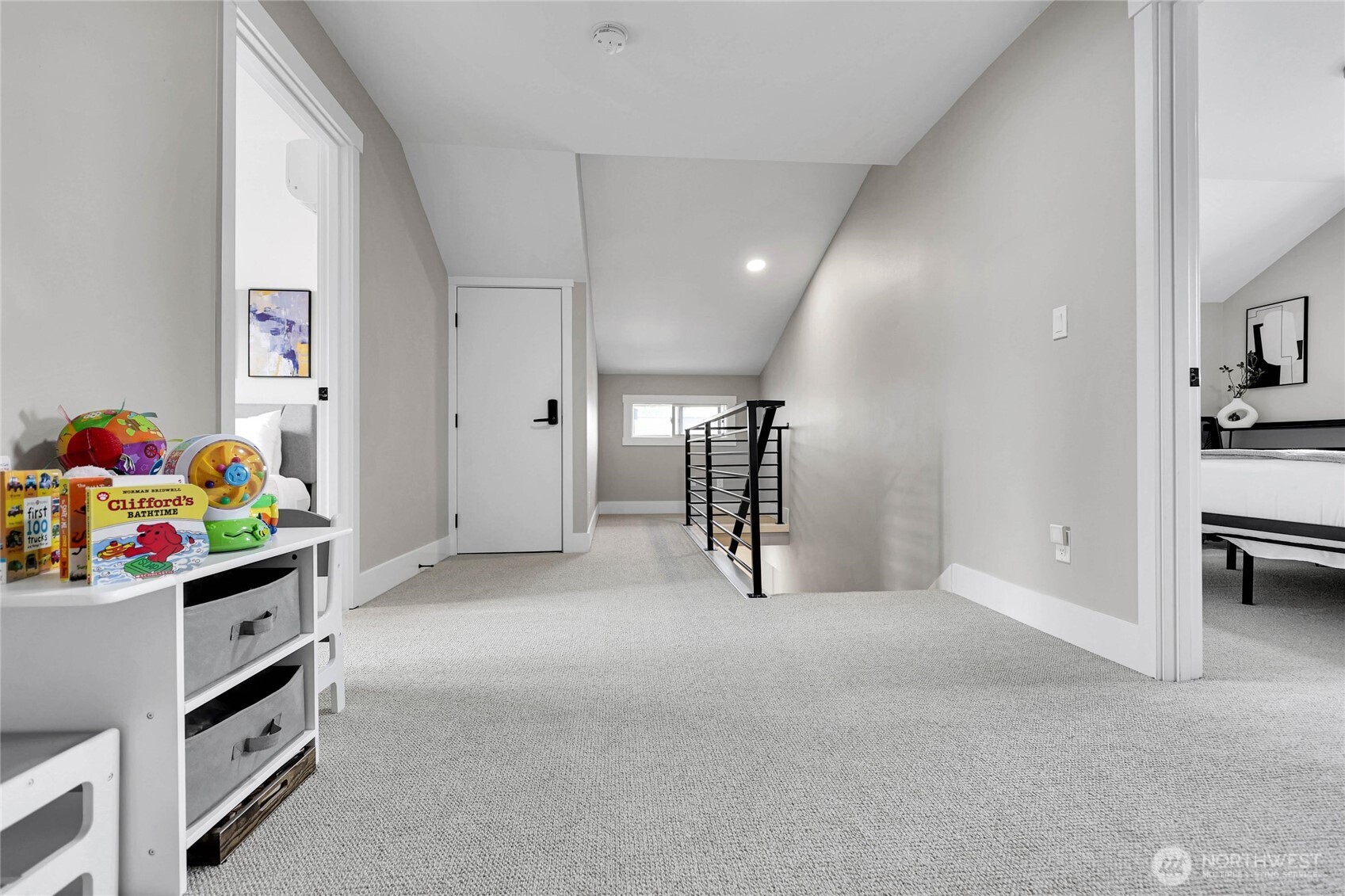7901 16th Avenue Southwest Seattle, WA 98106 - Photo 15 of 36
